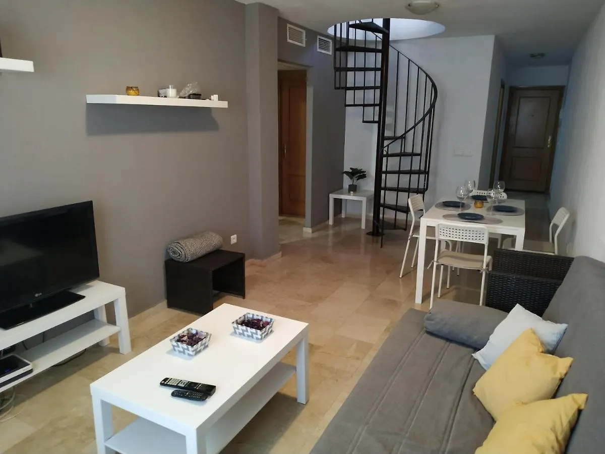 Malaga Yellow Duplex Free Parking And Terrace 0*,