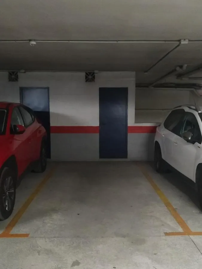 Malaga Yellow Duplex Free Parking And Terrace Apartment