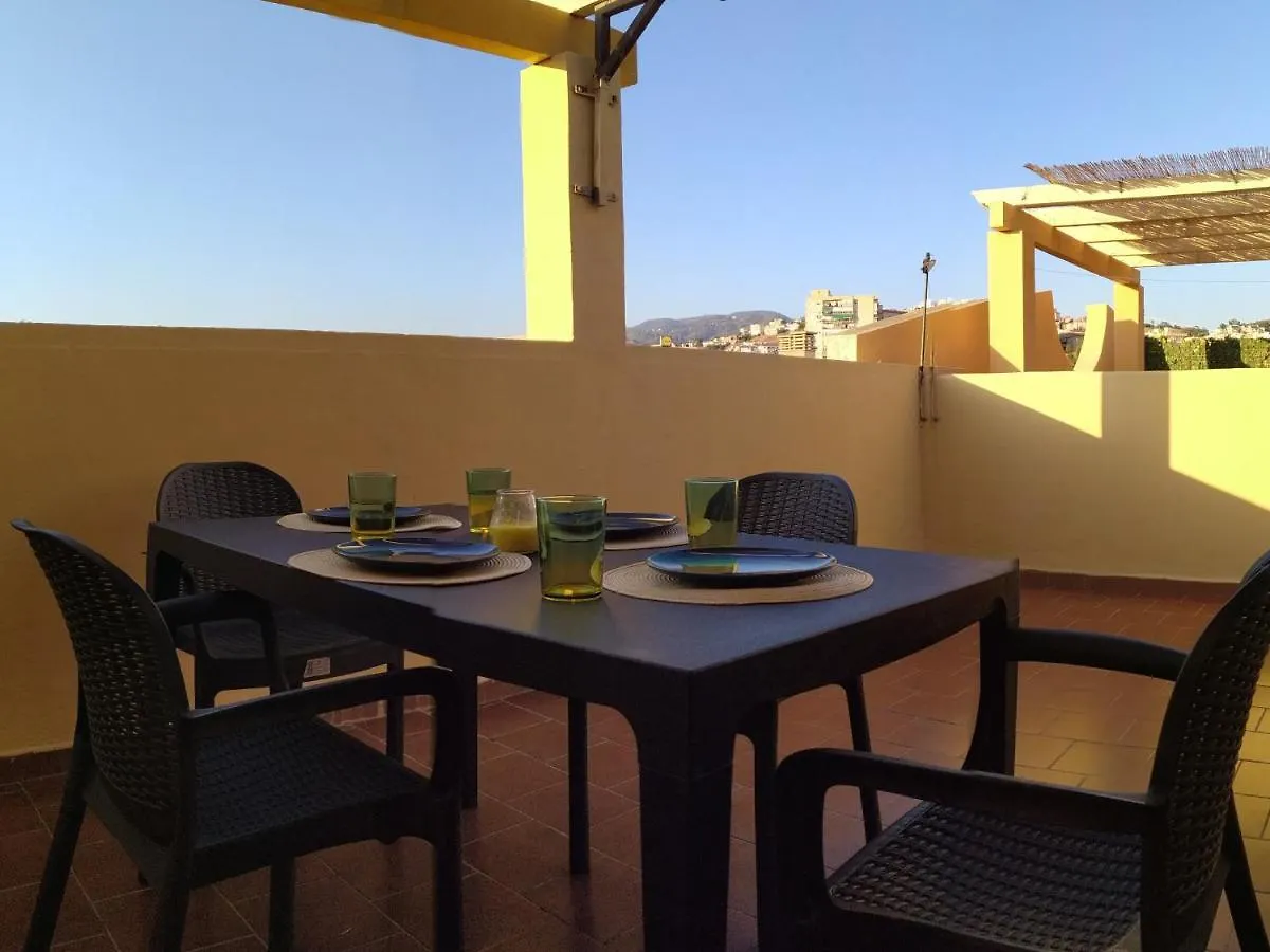 Malaga Yellow Duplex Free Parking And Terrace
