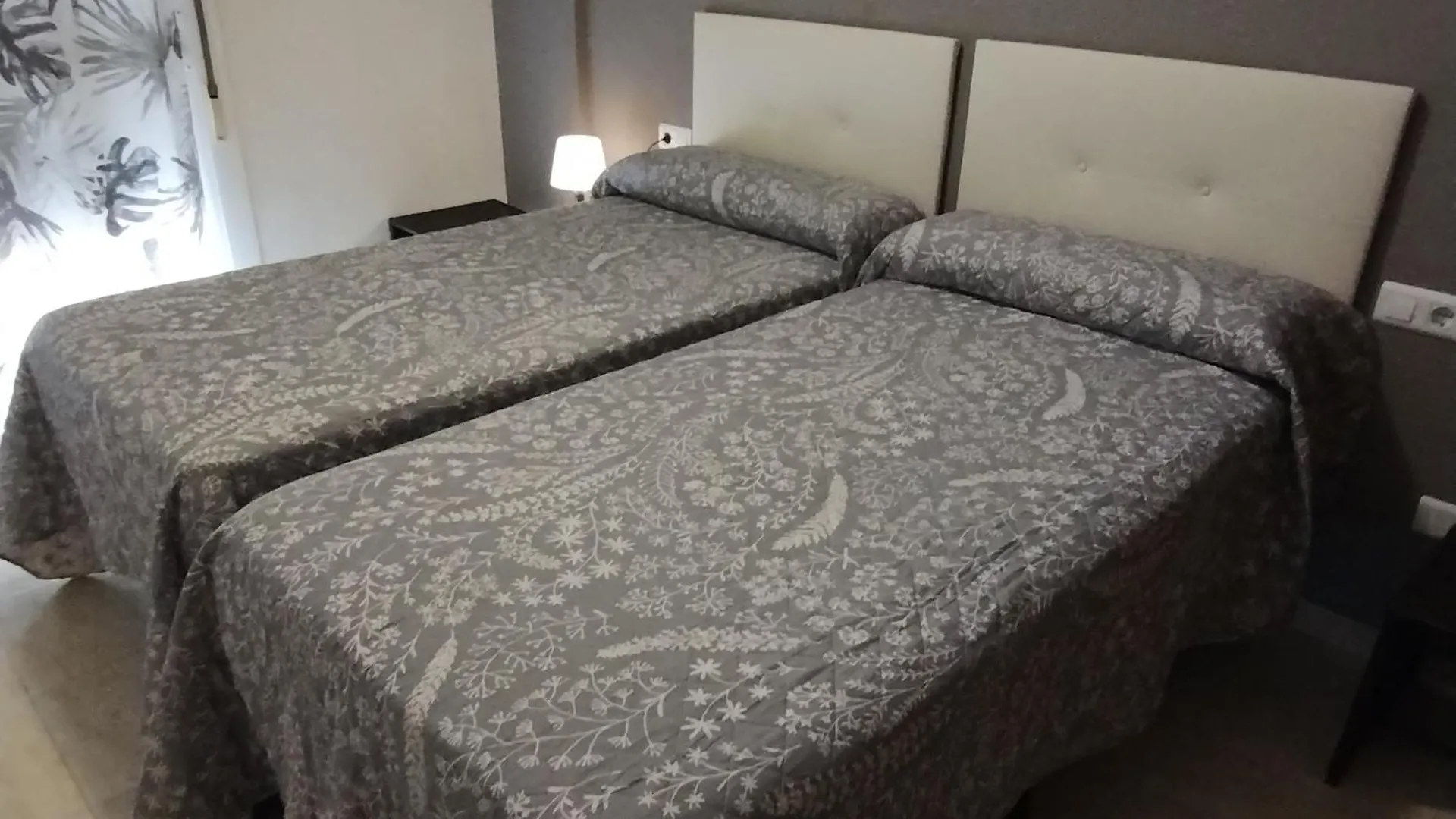 Malaga Yellow Duplex Free Parking And Terrace Spain